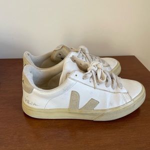 Veja size 8